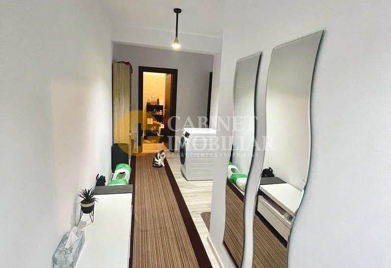 Etaj 1 Apartament 2 camere decomandat mobilat-boxa-loc parcare - Poză 3