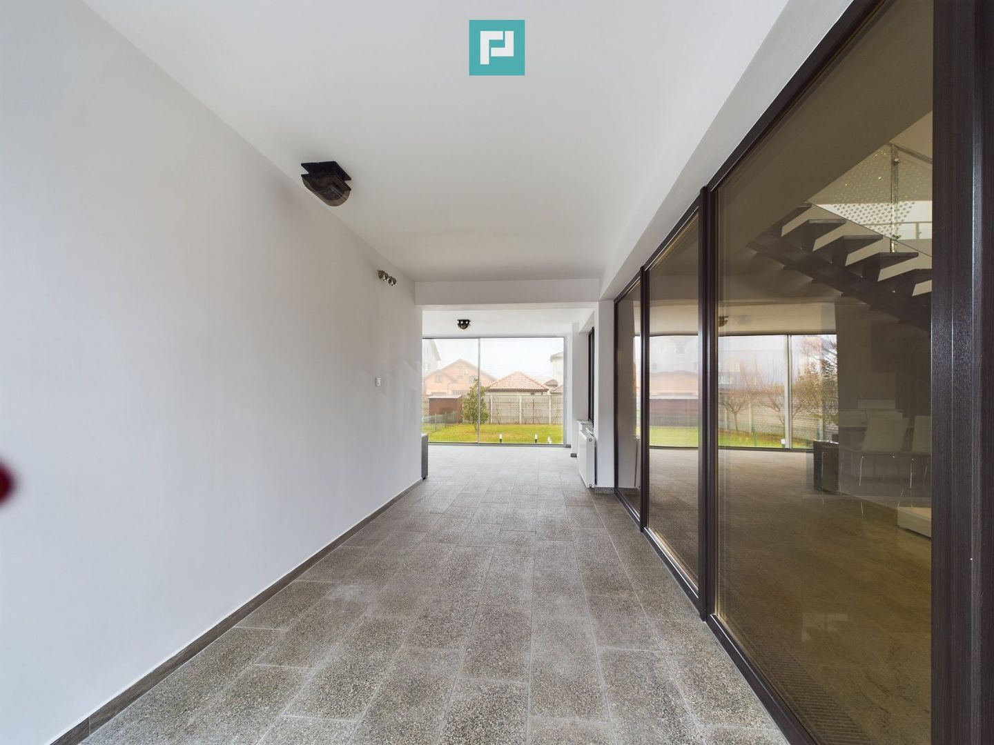 Vilă de lux cu două locuințe, în Dumbrăvița – Locație Excelentă! - Poză 24