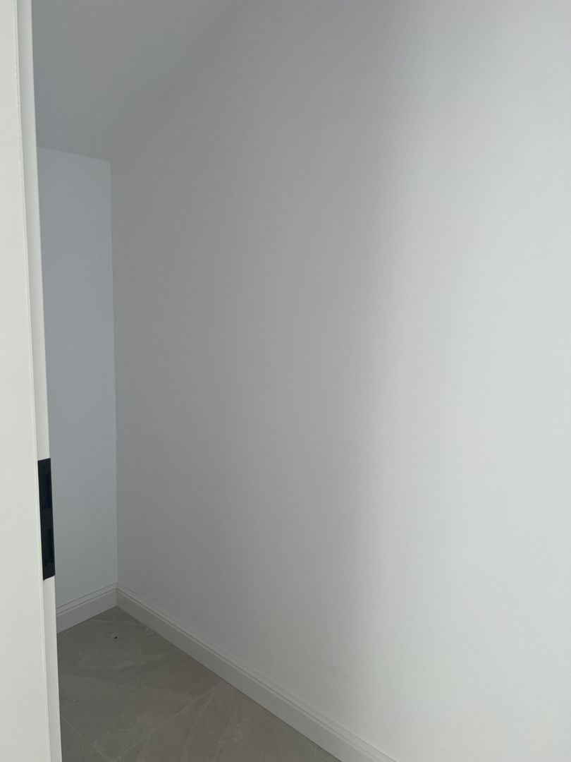 Jumătate de duplex premium, 120 mp utili, teren 256 mp, garaj și 3 dor - Poză 8