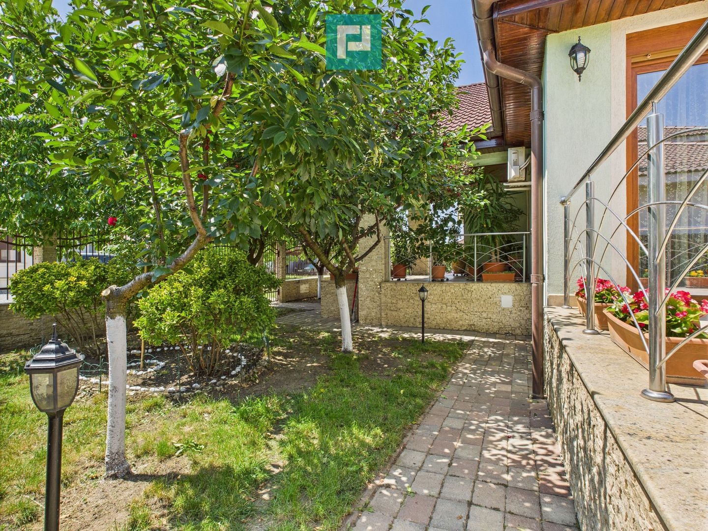 Casă cochetă în Sânleani - Cartierul Florilor - Poză 35