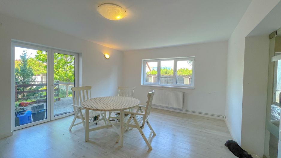 Sanpetru, zona centrala, casa cu 4 camere , pret 175000 euro - Poză 6