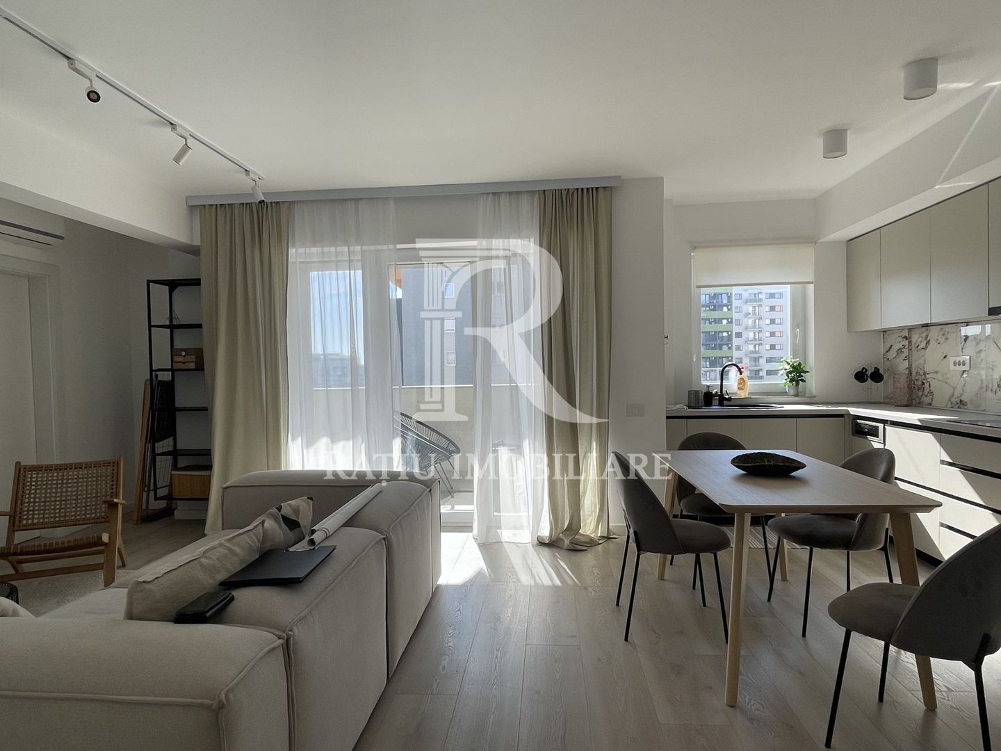 Apartament cu 2 camere | Loc de parcare | Iosia Residence | Oradea - Poză 2