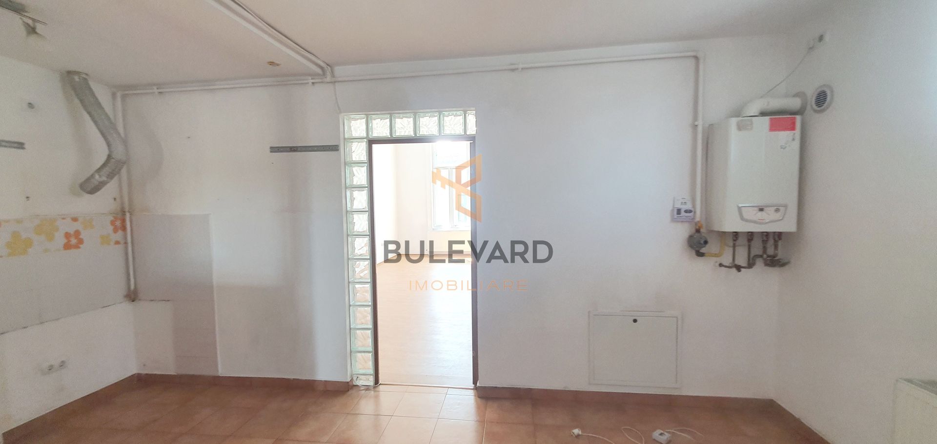 Apartament cu 3 camere, zona Centrala! - Poză 4