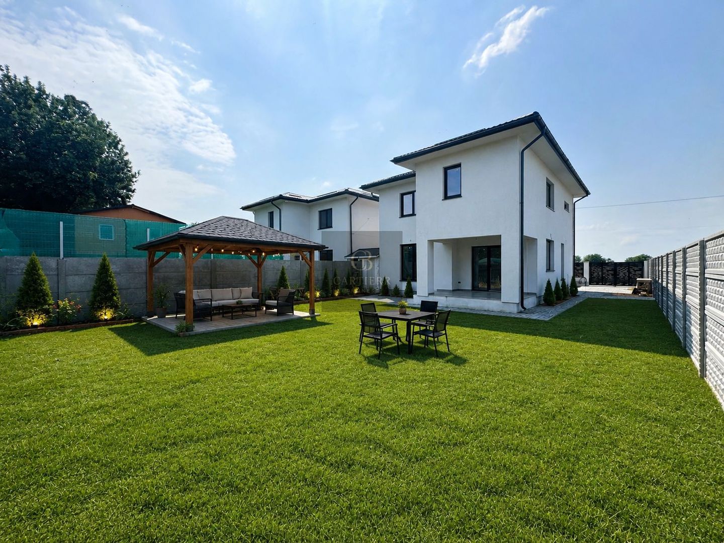 VILĂ TUNARI | 4 CAMERE | DIMIENI | - Poză 1