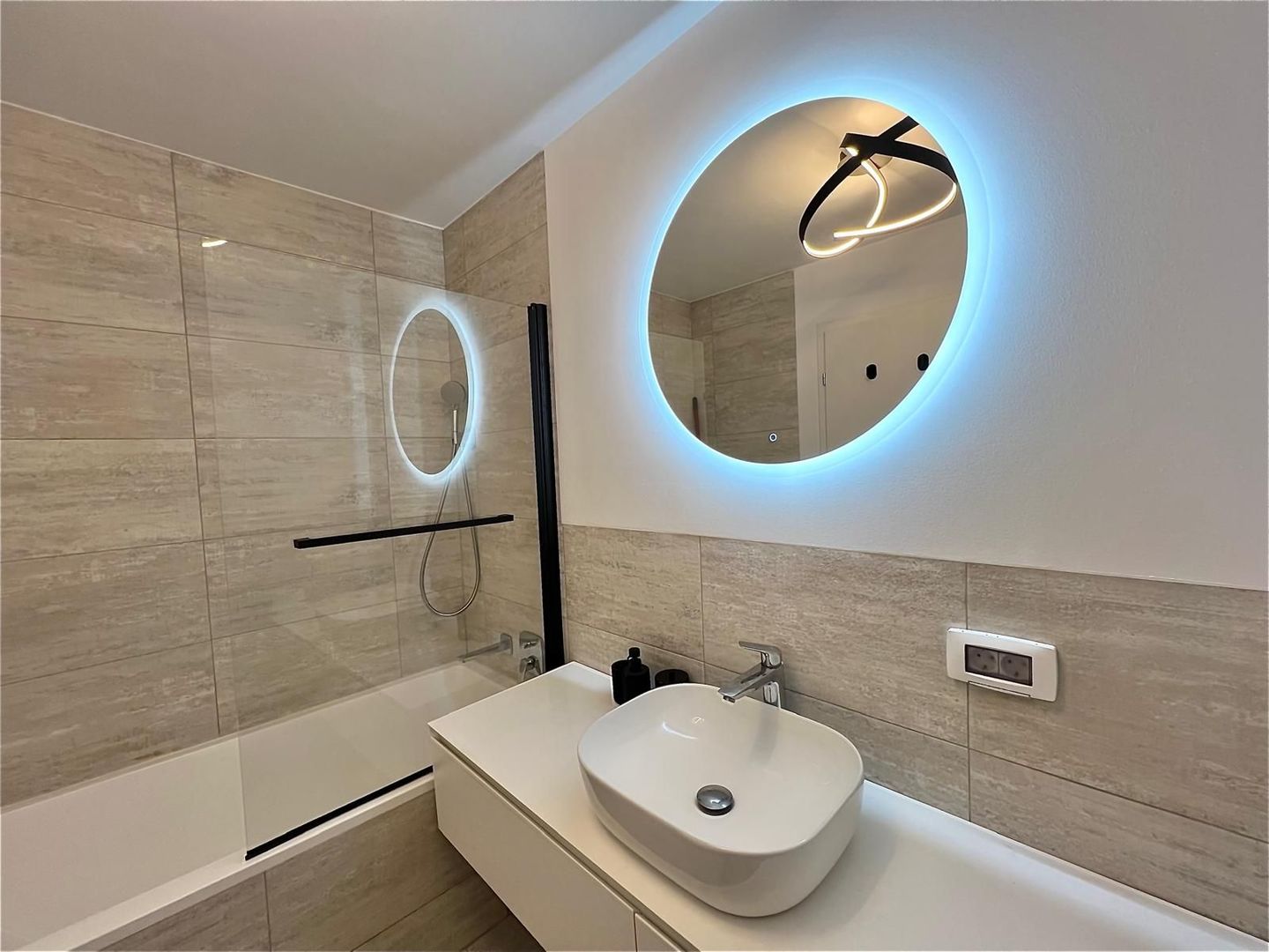 Studio cu gradina de 34 mp Pipera | De inchiriat | Complex cu piscina - Poză 9