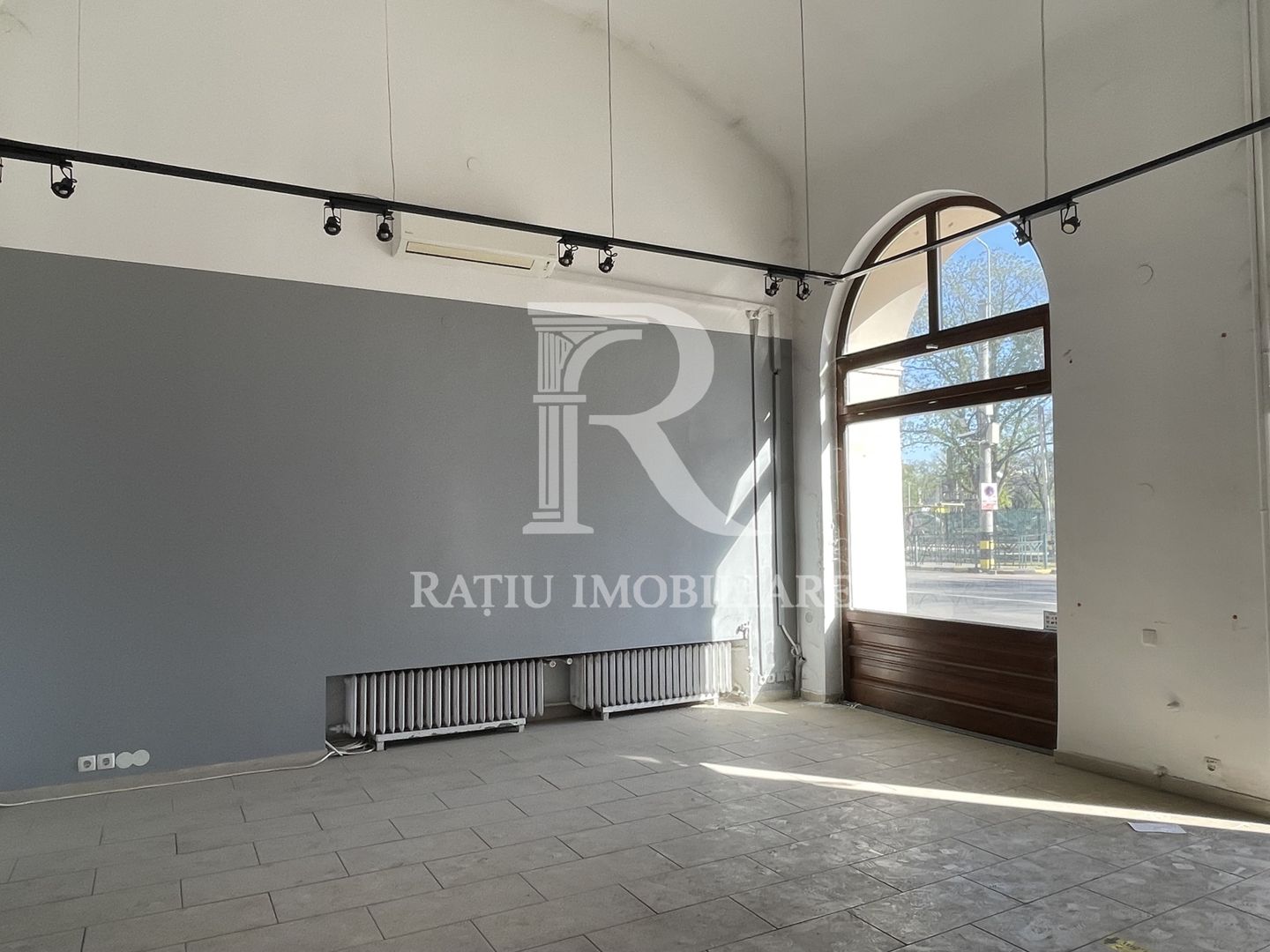 Spațiu comercial de inchiriat | Locație ultracentrală | Oradea - Poză 4