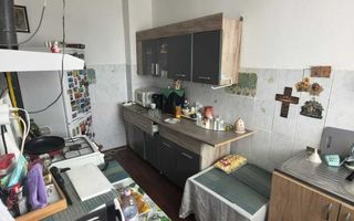 Apartament 3 camere, clădire istorică, centrul Iașului – 70 mp, potențial lux/business - Poză 6