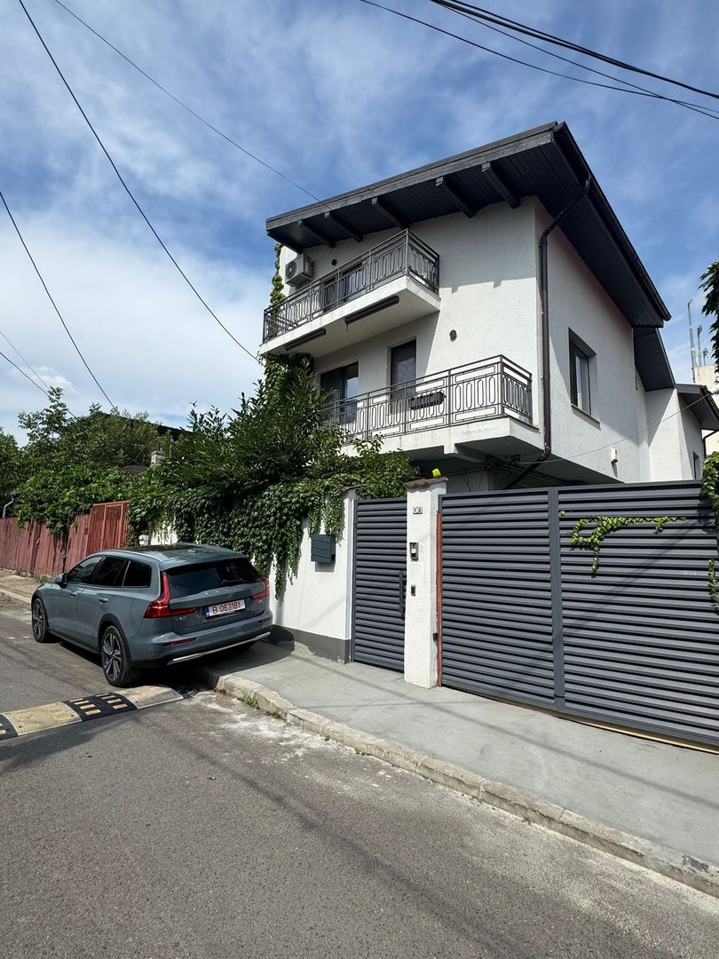 OFERTA Zona Herastrau, Vila Lux 4 cam, 3 bai, curte individuala 100 mp - Poză 6
