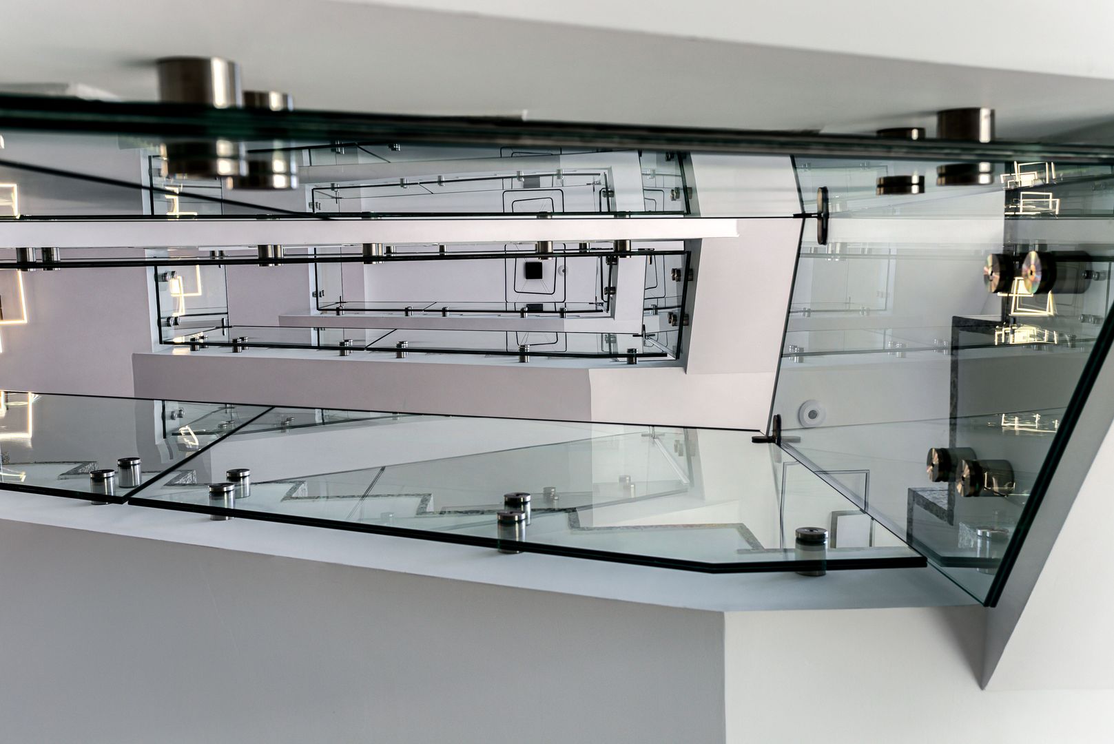 Spațiu modern de inchiriat destinat clinicilor sau companiilor - Poză 16