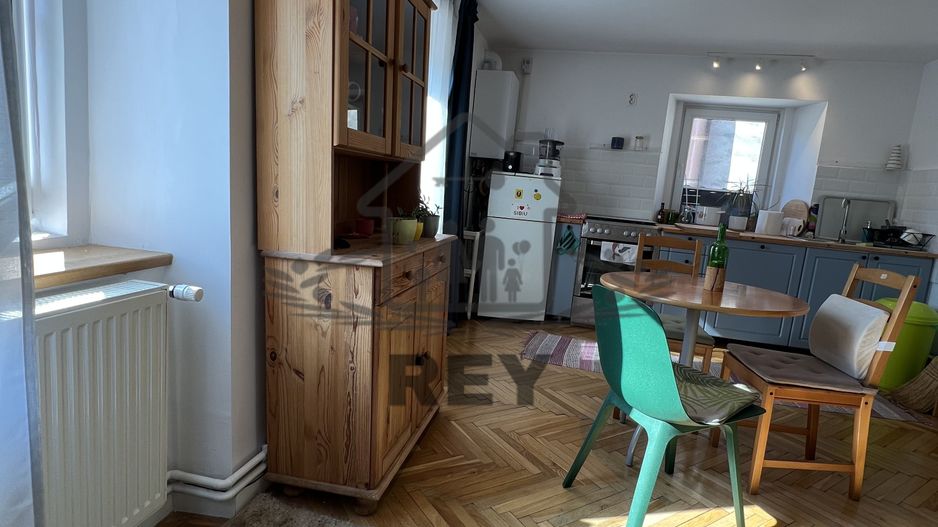 Apartament central – luminos și primitor | 2 dormitoare + living cu bucătărie - Poză 12