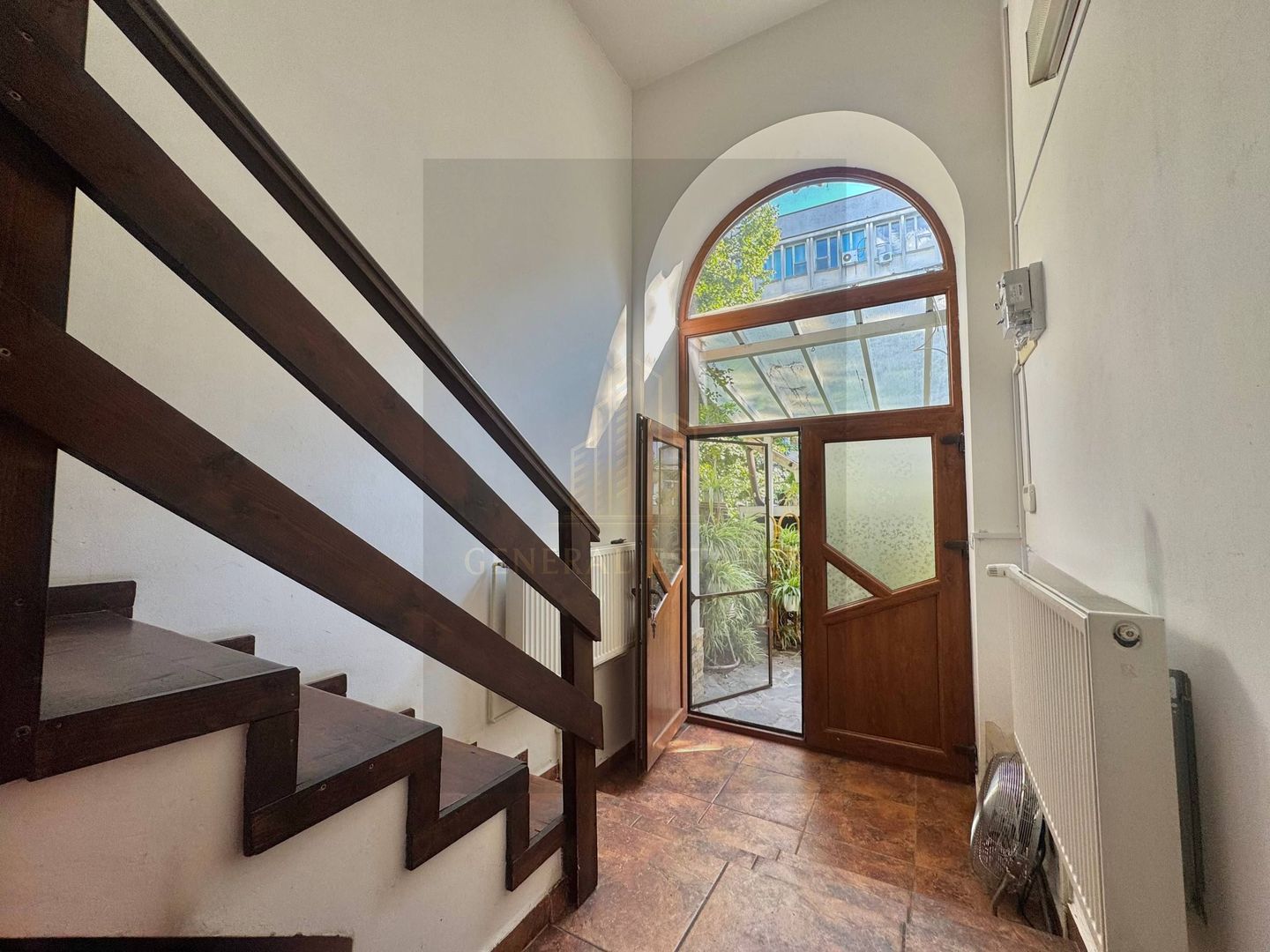 Spre Vânzare Proprietate remarcabilă cu 6 camere în inima Iașului ! - Poză 12