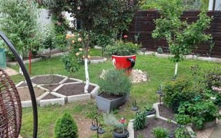 Parter cu structură pentru etaj, curte amenajată și organizare impeca - Poză 14