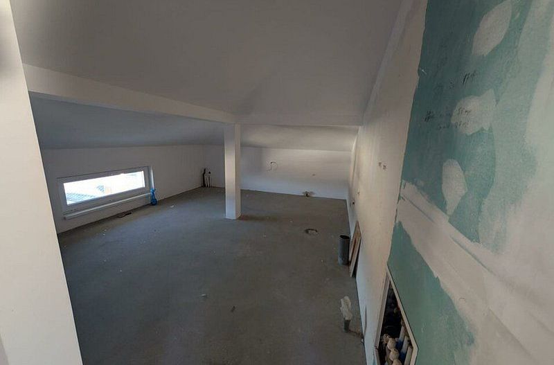 Casă Spațioasă 242 mp Utili și 600 mp Teren – Dragomirești-Deal - Poză 22