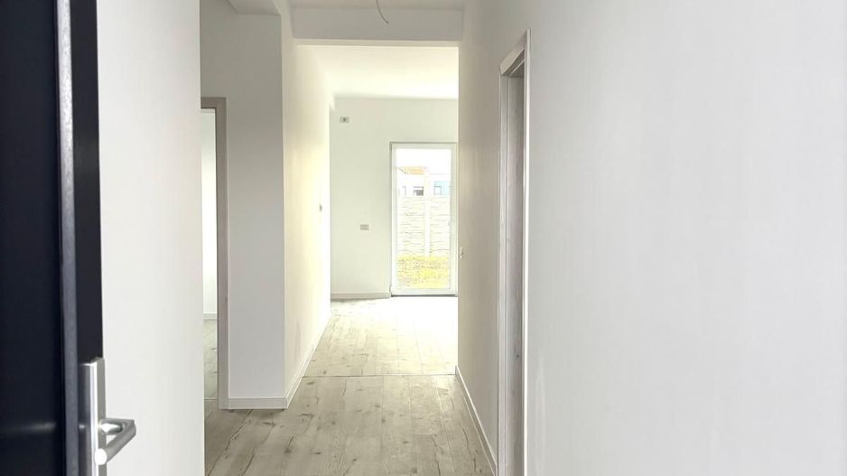 Duplex  modern pe parter cu 4 camere, Sacalaz - Poză 2