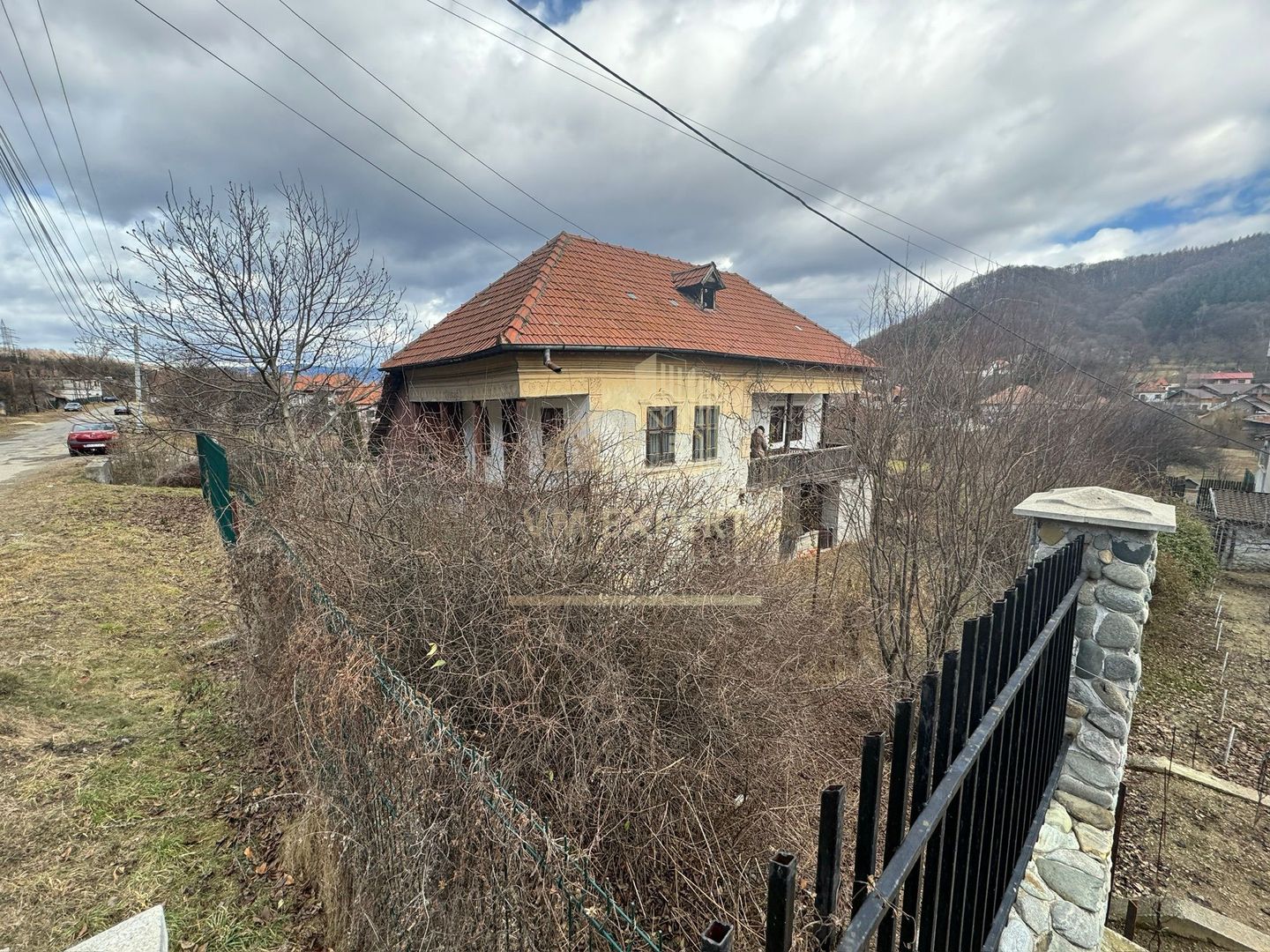 CASĂ  MUSCELEANA P+E 80 MP, TEREN 1500 MP, CAMPULUNG - Poză 1