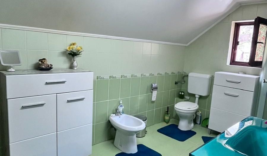 Casa de vanzare in Micesti pe 2 nivele si demisol cu garaj - Poză 6