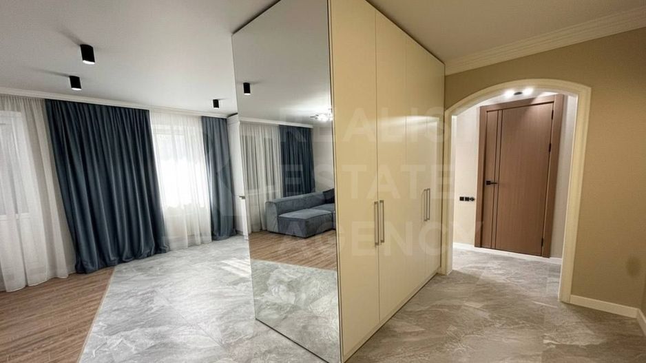 Vânzare, apartament cu 2 odăi și living,  bd. Alba Iulia, Buiucani. - Poză 2