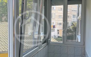 Apartament cu 3 camere de vanzare zona Decebal Oradea - Poză 2