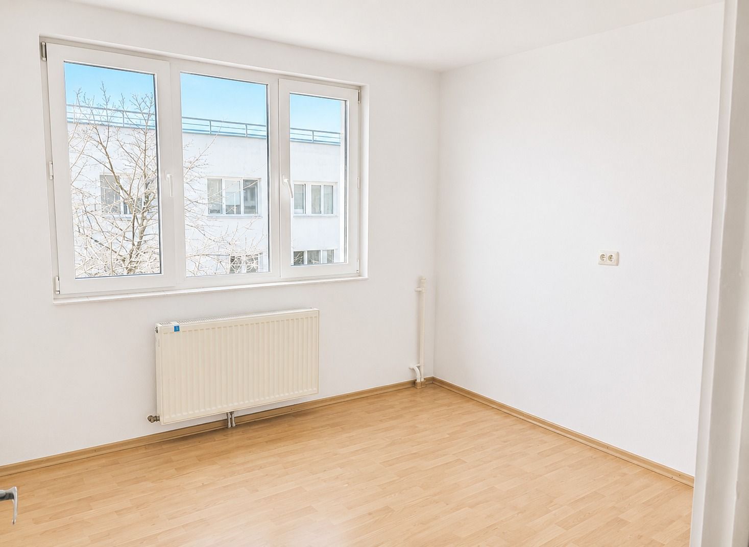 Apartament de 3 camere, decomandat, zona Politehnica - Poză 3