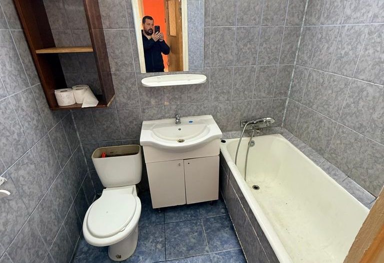 Vânzare apartament 3 camere, decomandat, etaj 1/4 – 66,79 mp + boxă – Drumul Tab - Poză 1