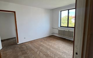 vand apartament 2 camere zona Crihala - Poză 1