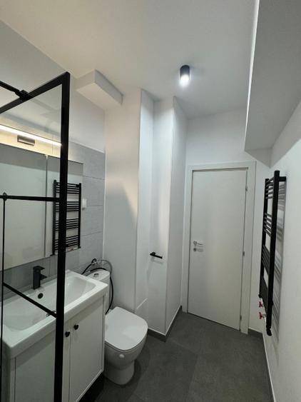 Apartament 2 camere decomandat, renovat complet, parcare, fără risc seismic - Poză 10