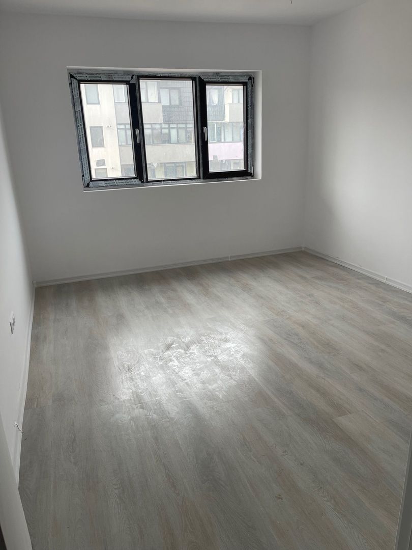 Apartament NOU 3 camere - Loc de parcare si boxa inclusa in pret - Poză 7