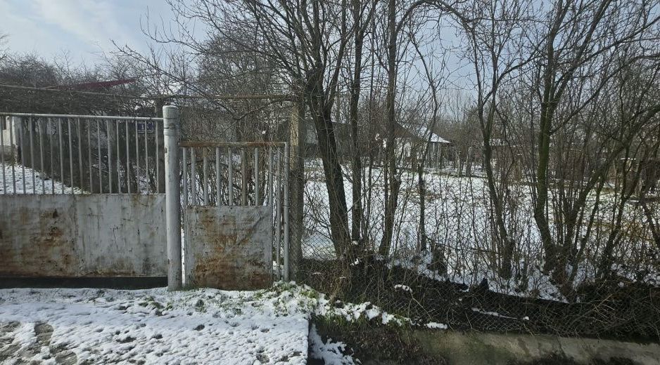 Casă + teren generos de vânzare în Strâmba Jiu - Poză 2