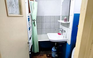 De Închiriat: Apartament 3 Camere, Zonă Liniștită, Mobilat și Utilat - Poză 6