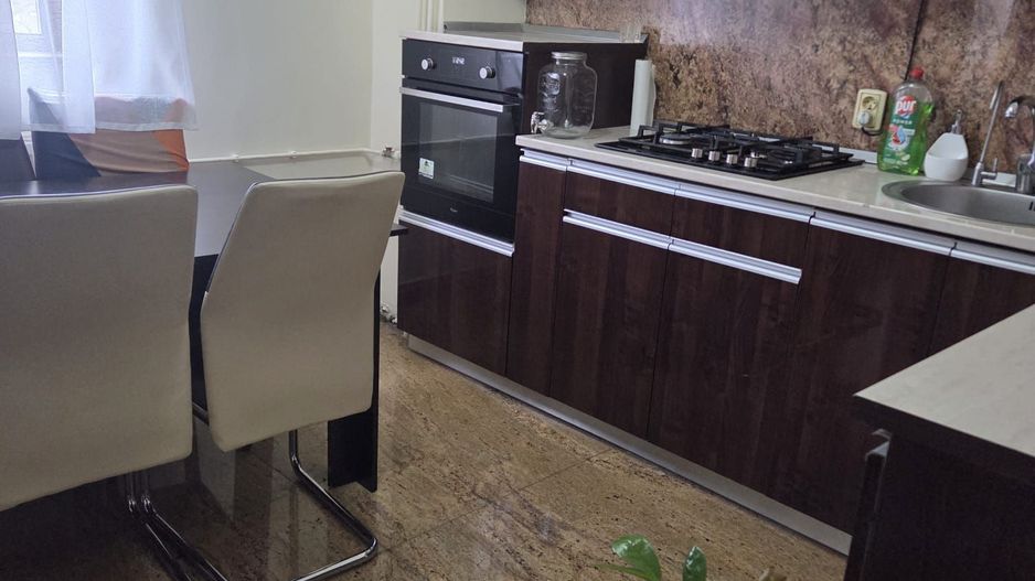 Apartament 2 camere decomandat-zona Spitalul Judetean-139.500 euro neg - Poză 6