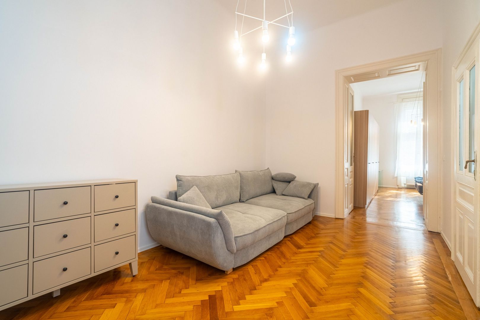 Închiriere apartament ultracentral cu parcare privată | 97 mp, - Poză 1