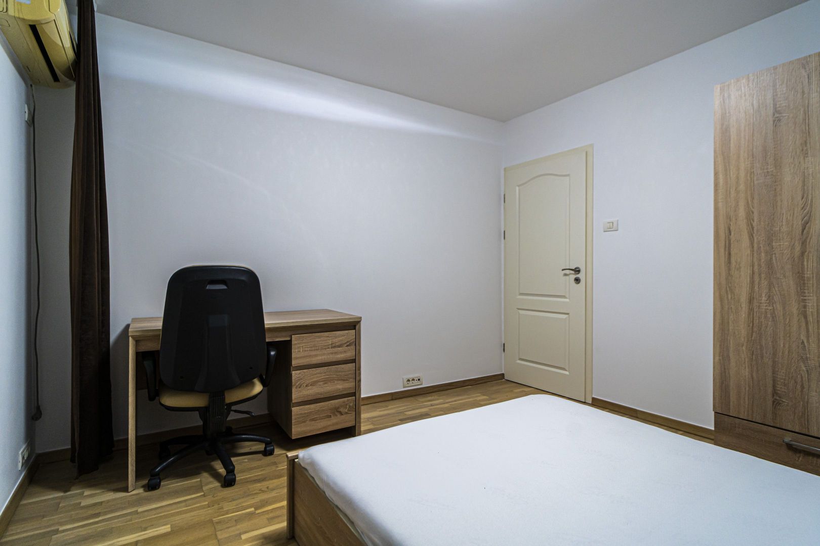 Drumul Sarii, 3 camere, 77 mp, et 5, 2 băi, bucatarie mare, disponibil imediat - Poză 8