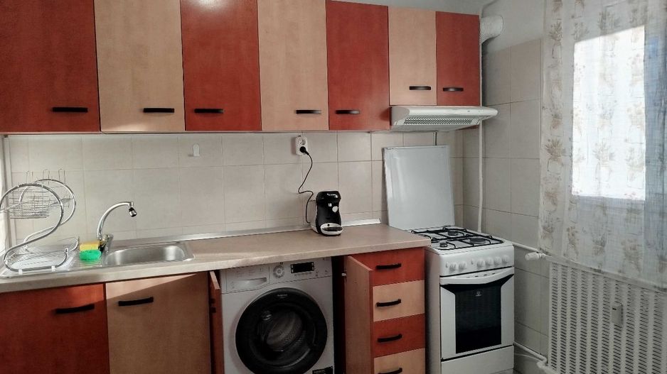 AP. 2 CAMERE TEI RENOVAT, MOBILAT/UTILAT MODER, BUCATARIE INCHISA. - Poză 4