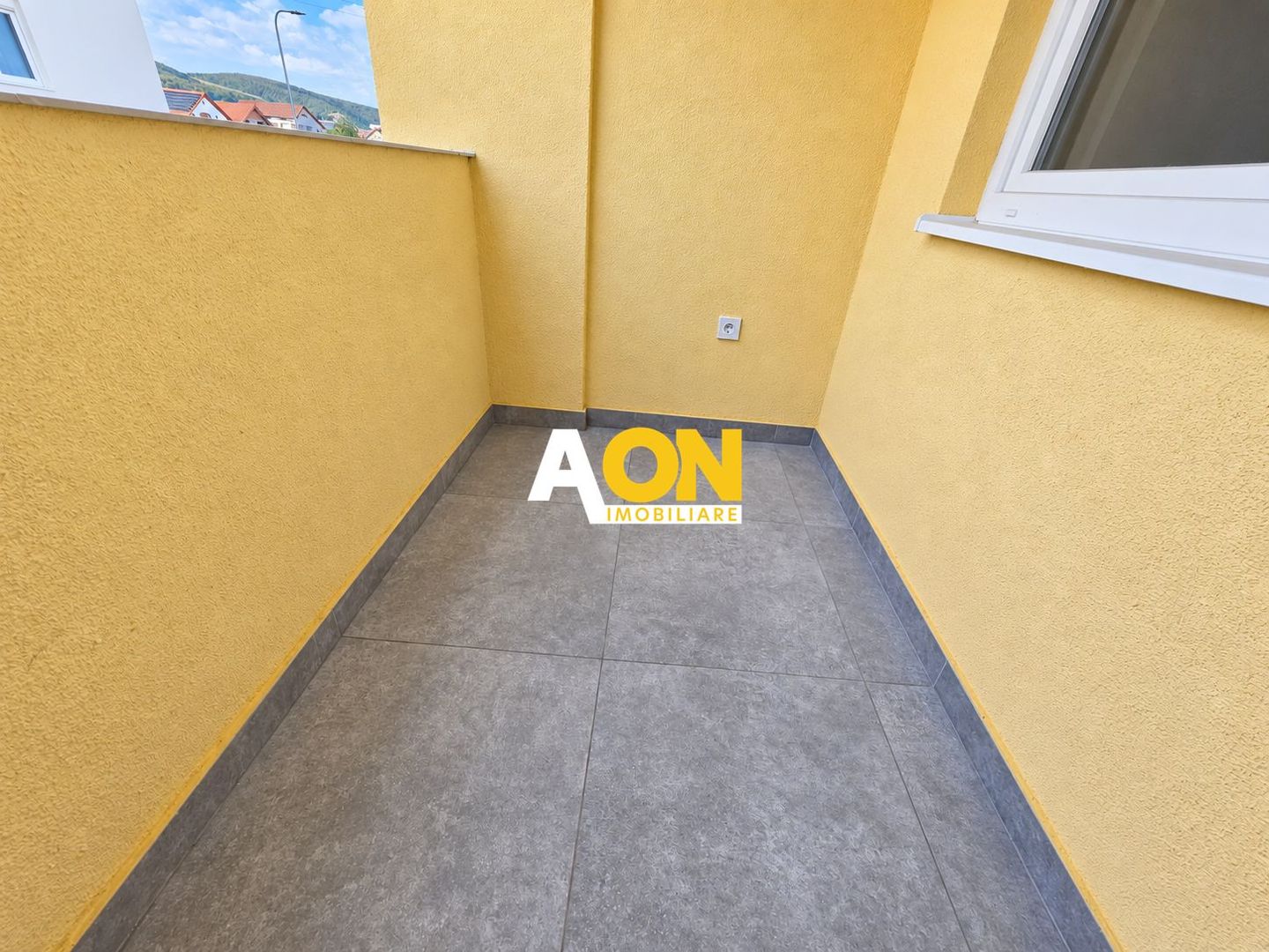 Apartament cu 1 camera, 42 mp utili, cu balcon, etaj 1, bloc nou - Poză 3
