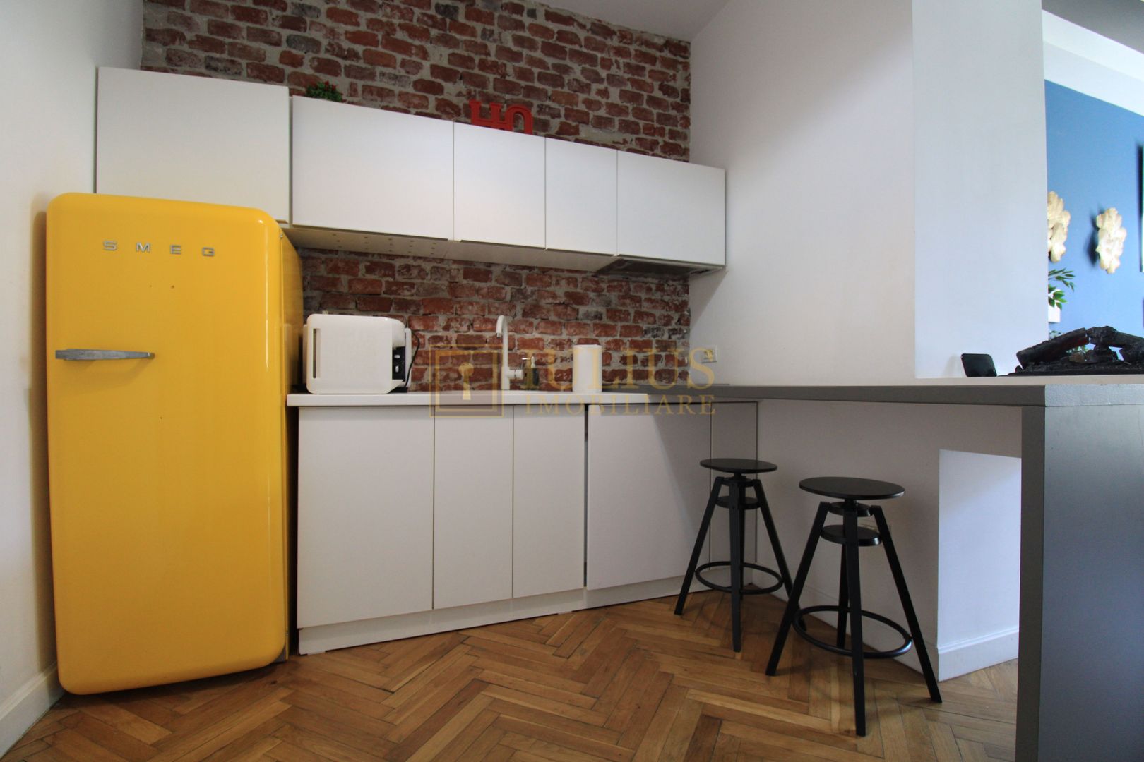 Semicentral, 2 camere, centrala proprie. - Poză 6