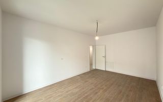 3 camere. Decomandat. Loc de parcare. - Poză 2