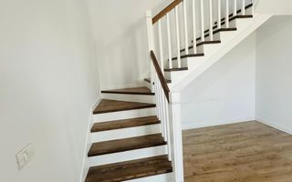 Casa finisaje de inalta calitate, 144mp utili, 350mp teren Giarmata - Poză 1