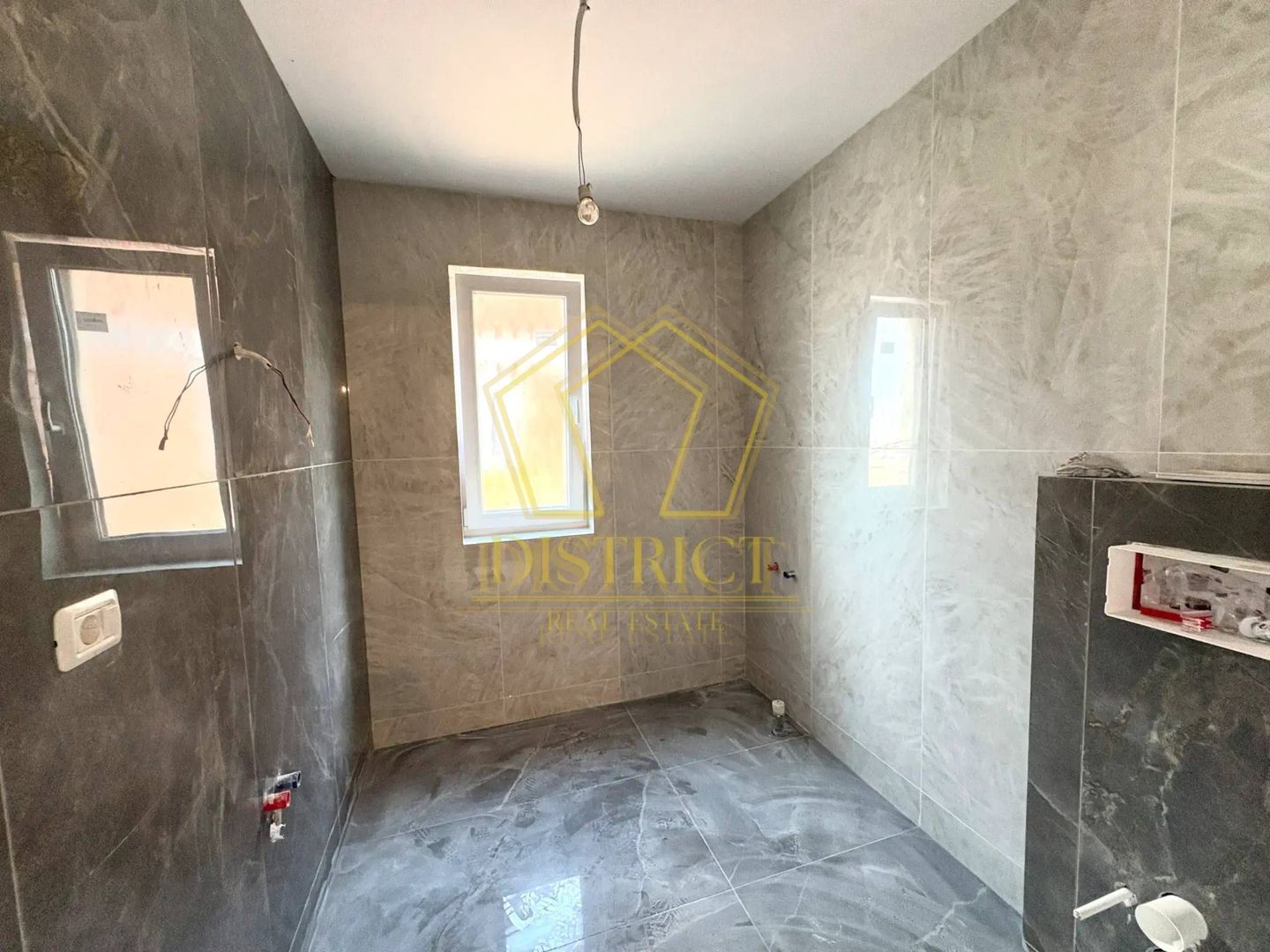 Duplex spațios cu 4 camere si debara |  Mosnita Noua | Sala de Sport - Poză 9