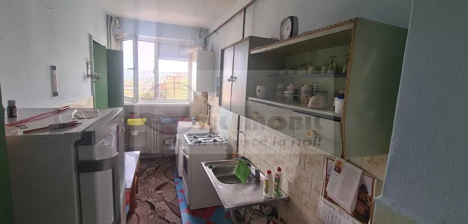 Apartament cu 2 camere decomandat - Podu Ros - Piata Nicolina ! - Poză 4