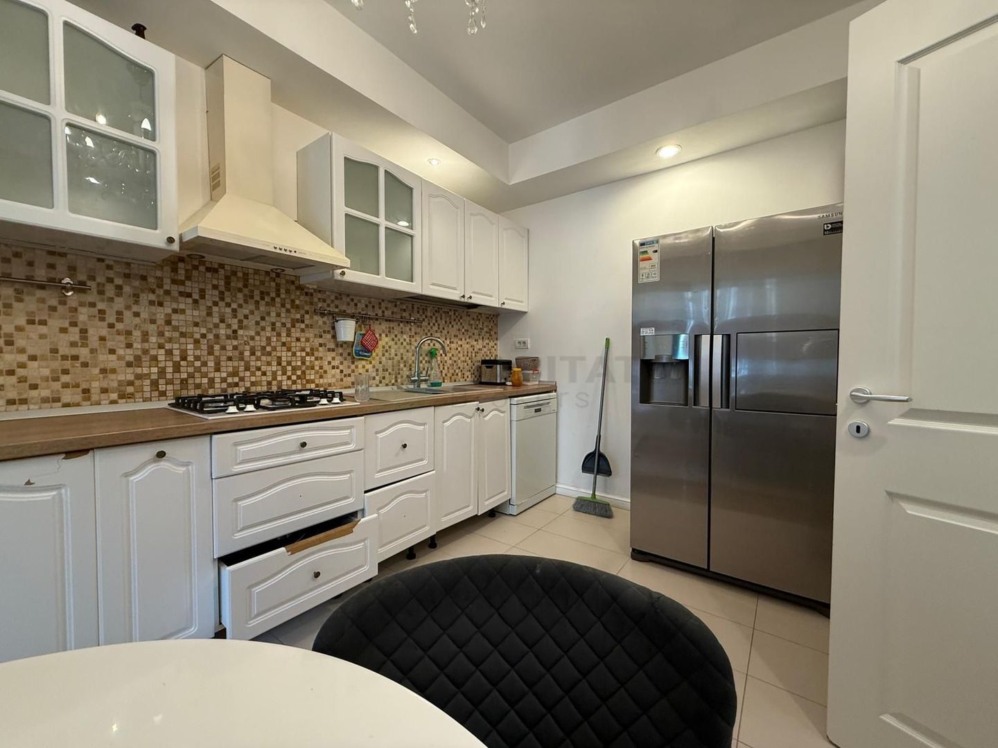 Casă  de inchiriat 4 camere, mobilată lux, curte 70 mp – Cosmopolis - Poză 5