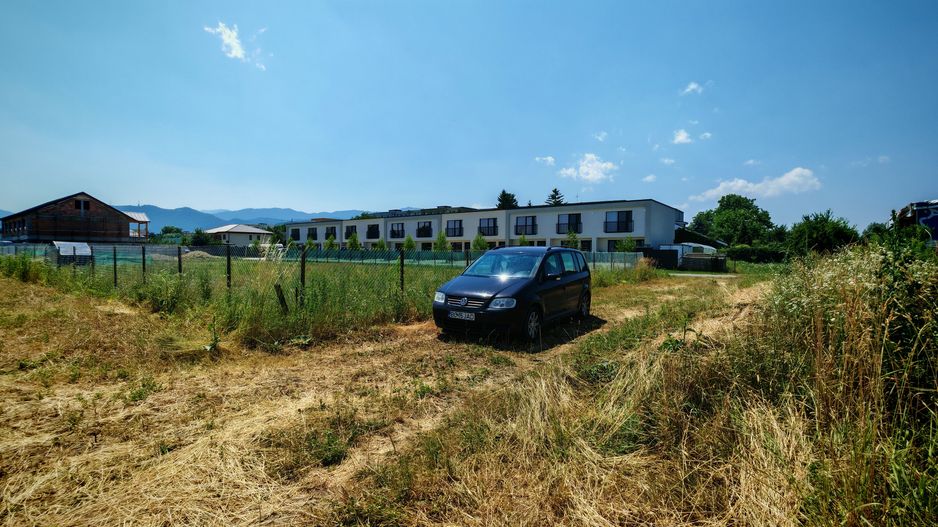 BARTOLOMEU,intravilan,intre case,suprafata de 774 mp,constructii P+2 - Poză 6