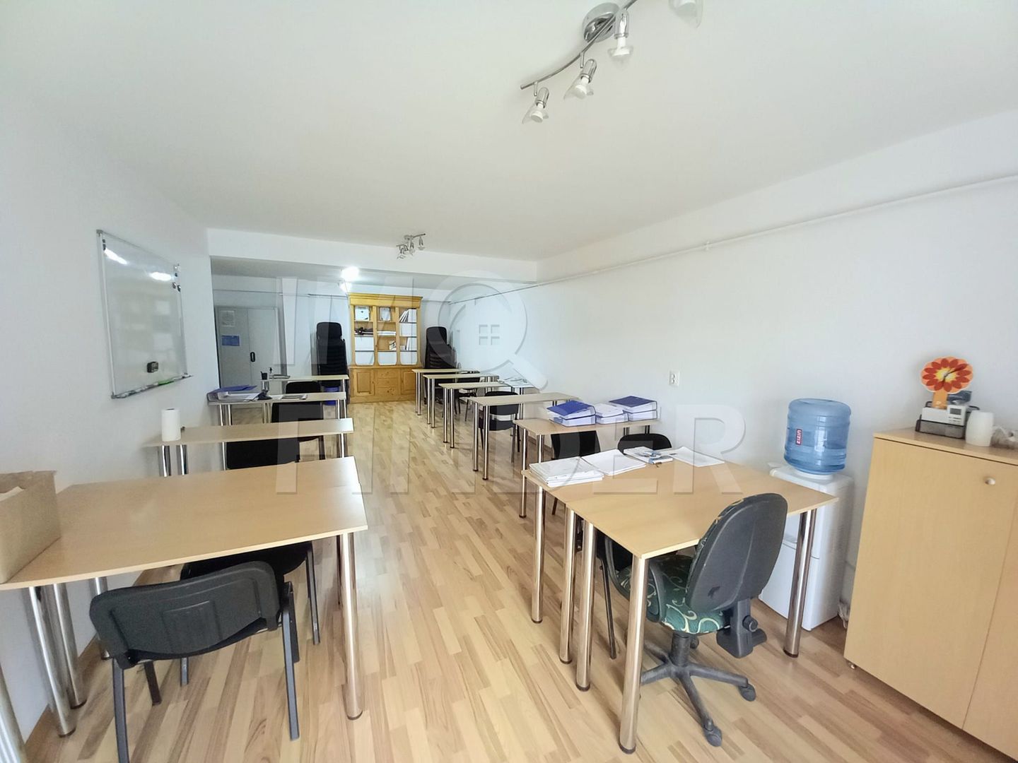 Apartament Bloc Nou etajul 1 cu 2 parcari Subterane - Poză 2