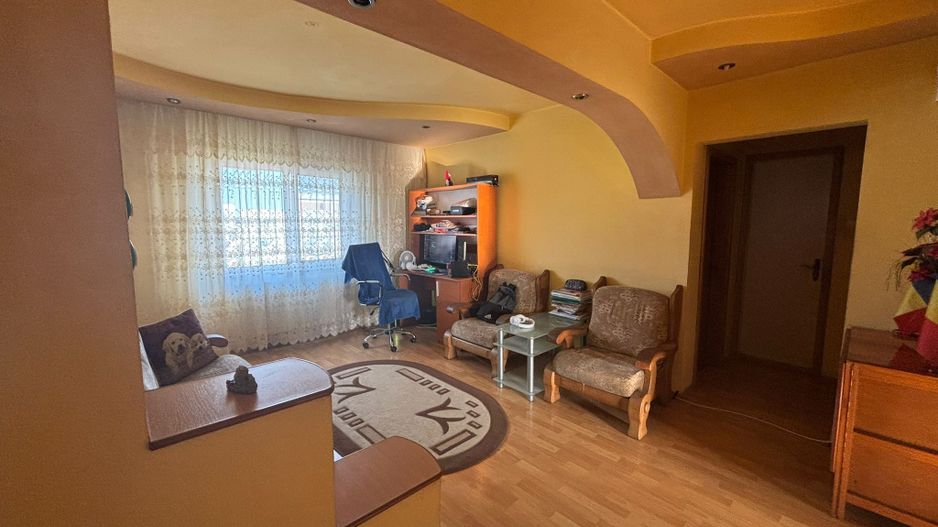 Apartament 4 camere, Micro 20, PR-uri - mobilat si utilat - 77000 euro - Poză 1