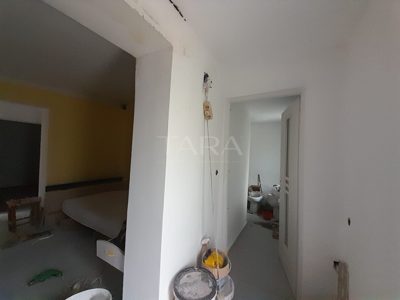 Casa cuplata cu 2 camere zona Plopilor - Poză 3