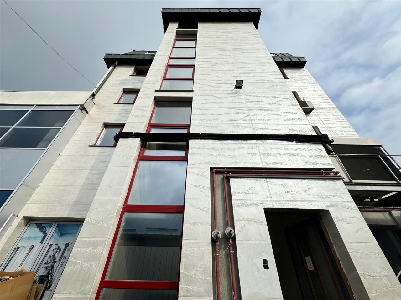 Spatii comerciale moderne de inchiriat, in cladire recent renovata - Poză 1