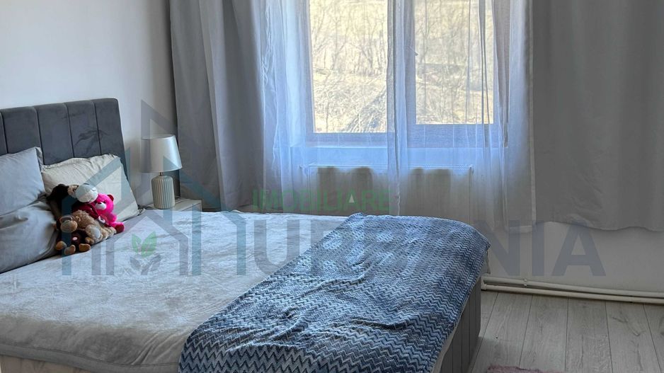 Casă modernă și spațioasă, 6400 mp teren, terase si garaj 389.000 € - Poză 4