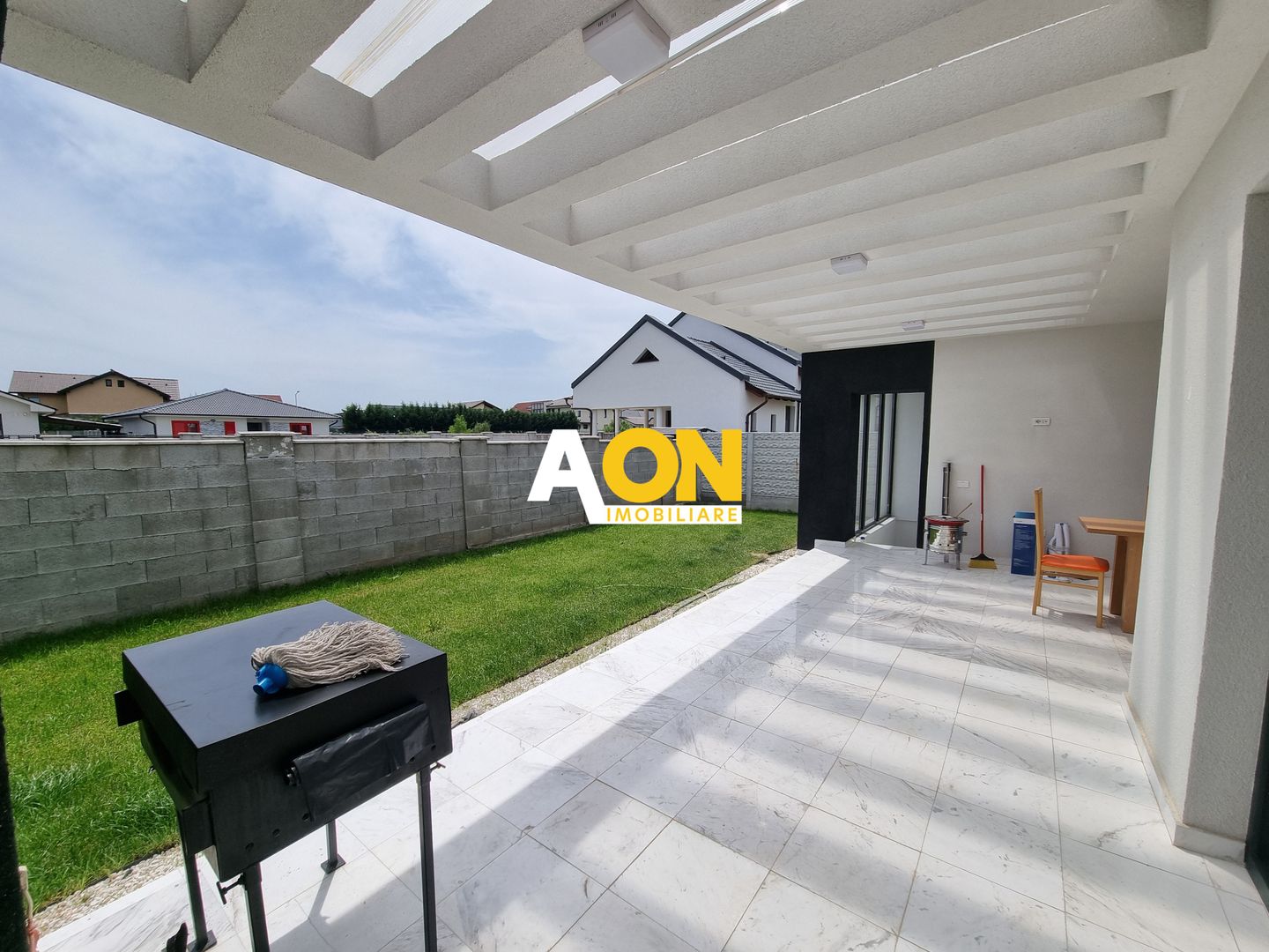 De vanzare casa 4 camere, finisaje de lux, 400mp teren, Alba-Micesti - Poză 16