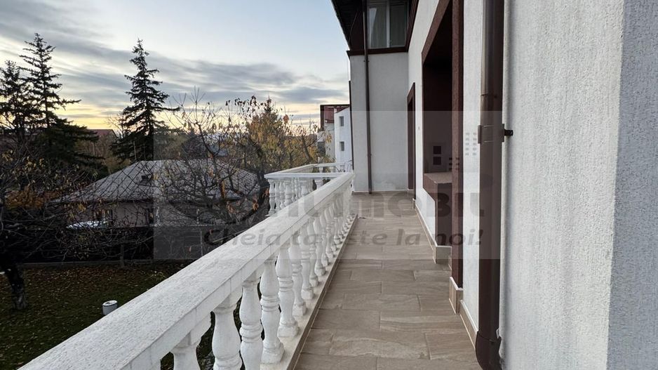 Vilă cu 4 camere moderne si curte - Copou - 1.100€/lună - Poză 15