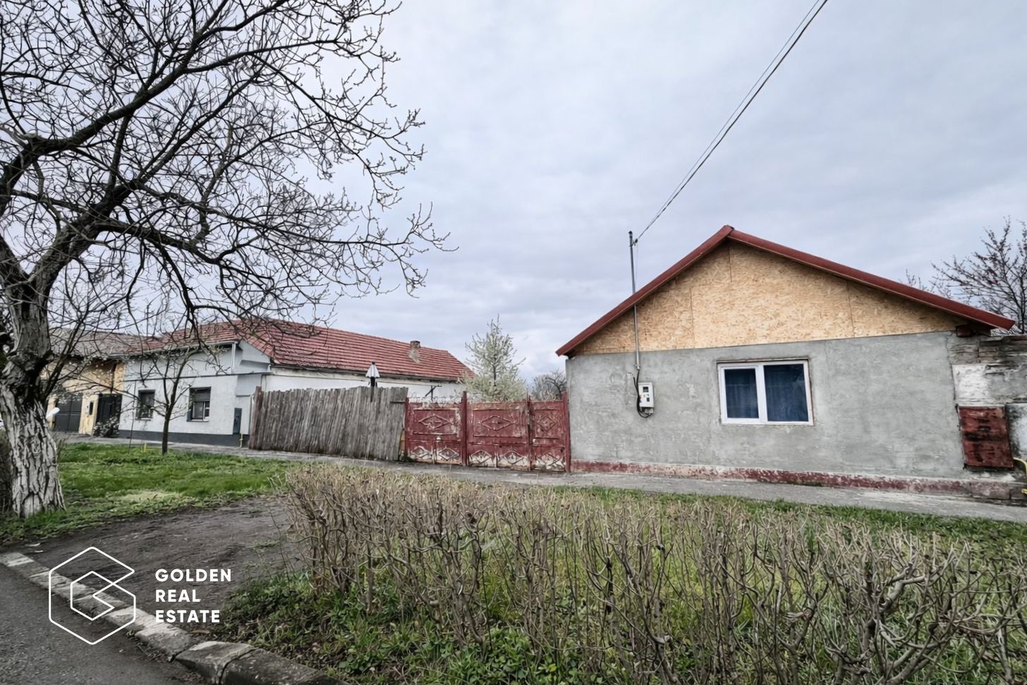 Casa cu 3 camere in Sinicolau Mic, teren 400 mp - Poză 1