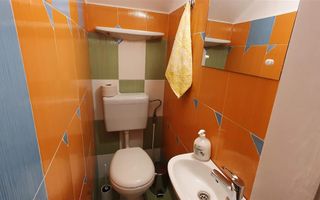 Apartament cu 3 camere, parter + mansardă, decomandat, zona Cetate - Poză 13
